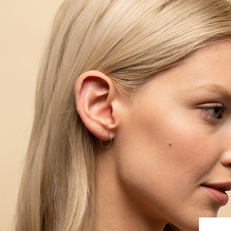 Hoop earrings angle 2
