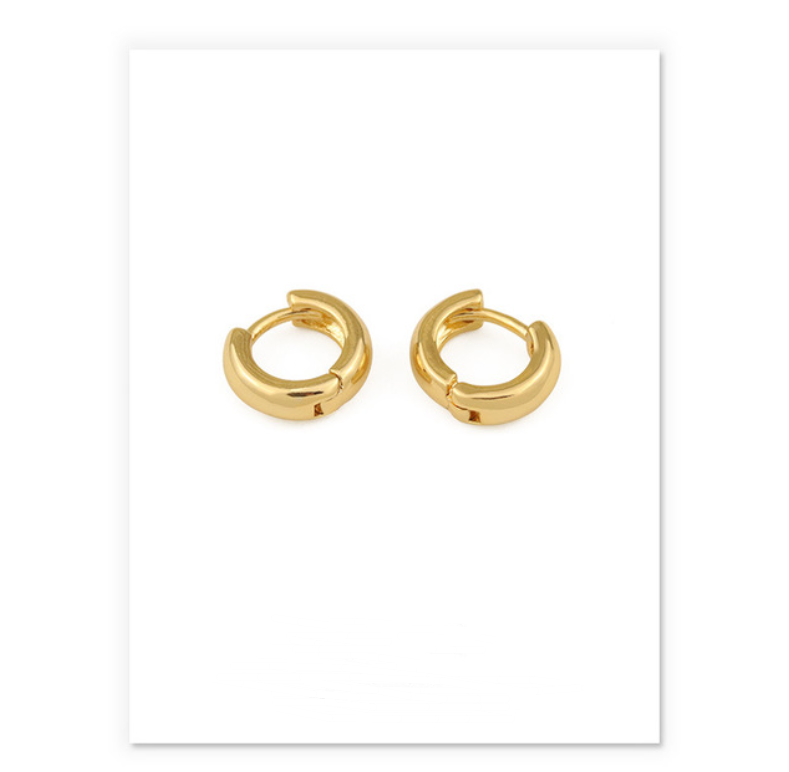 Earrings angle 3