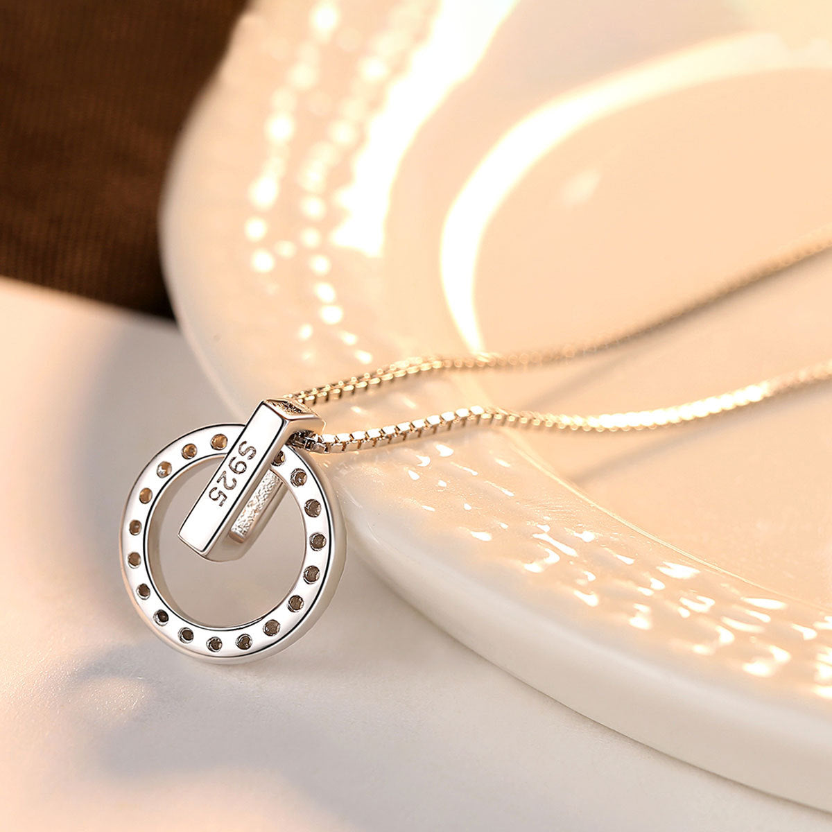 Pendant detail