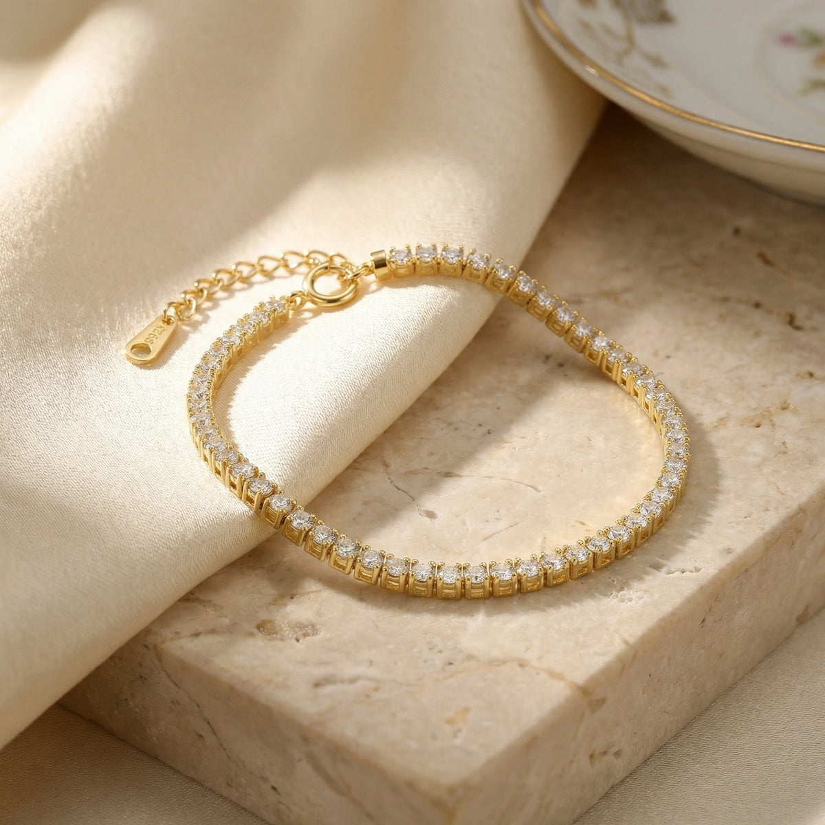 Tennis bracelet angle 2