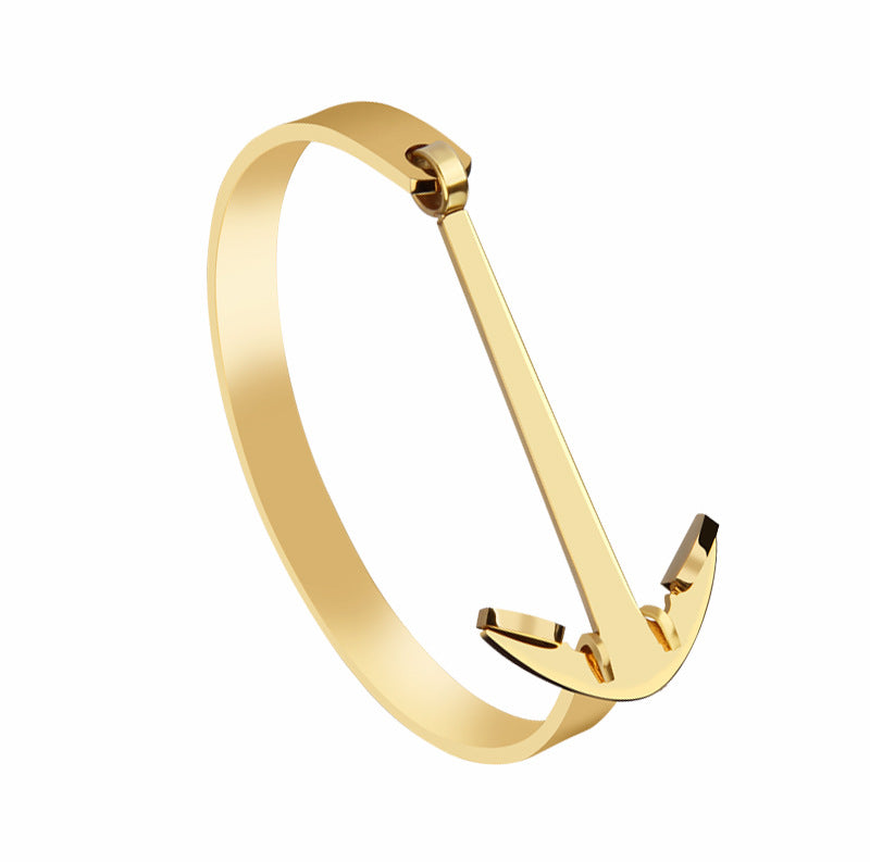 Bracelet detail